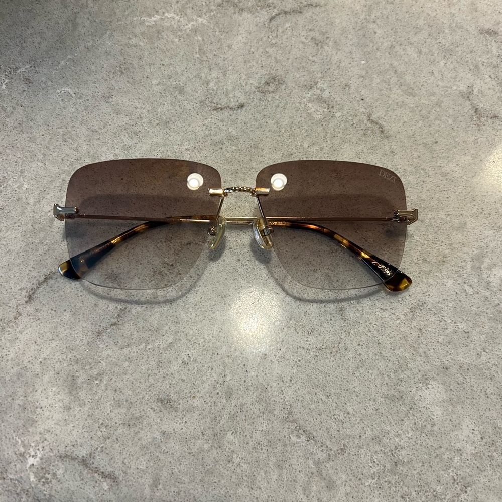 Desi 2000’s Sunglasses - Picture 4 of 4